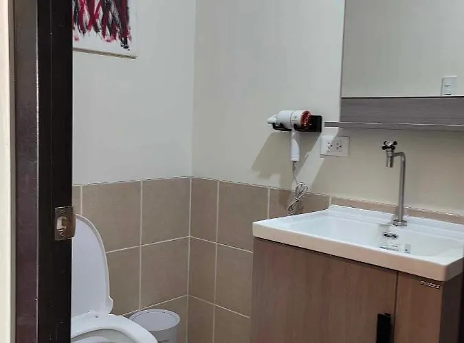 Simply Cozy 1 Bedroom Condotel Near Airport *
