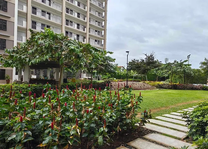 Simply Cozy 1 Bedroom Condotel Near Airport *